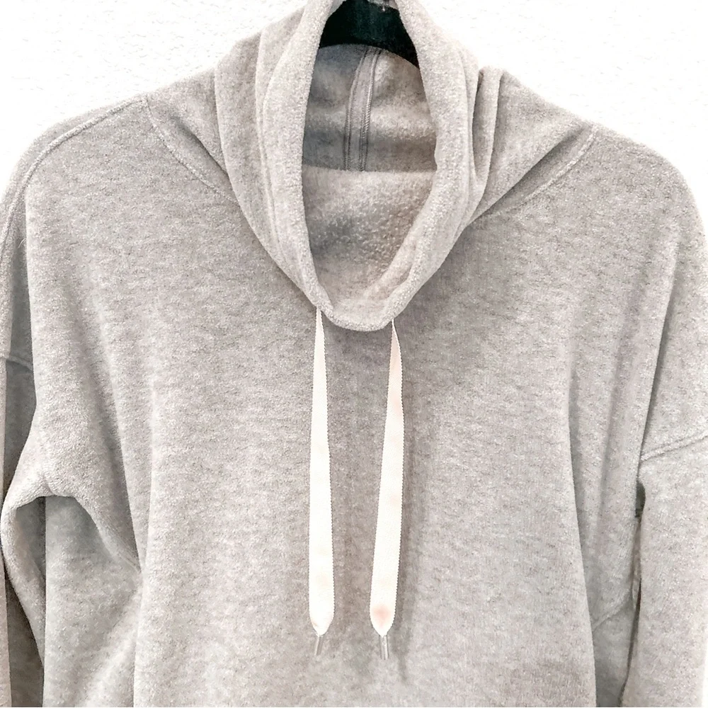 Lululemon Go Forward Fleece Pullover Heathered Core Light Gray Size 6 $108